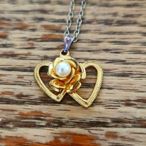 Vintage Avon 16 1/2" Gold-toned Double Heart Necklace